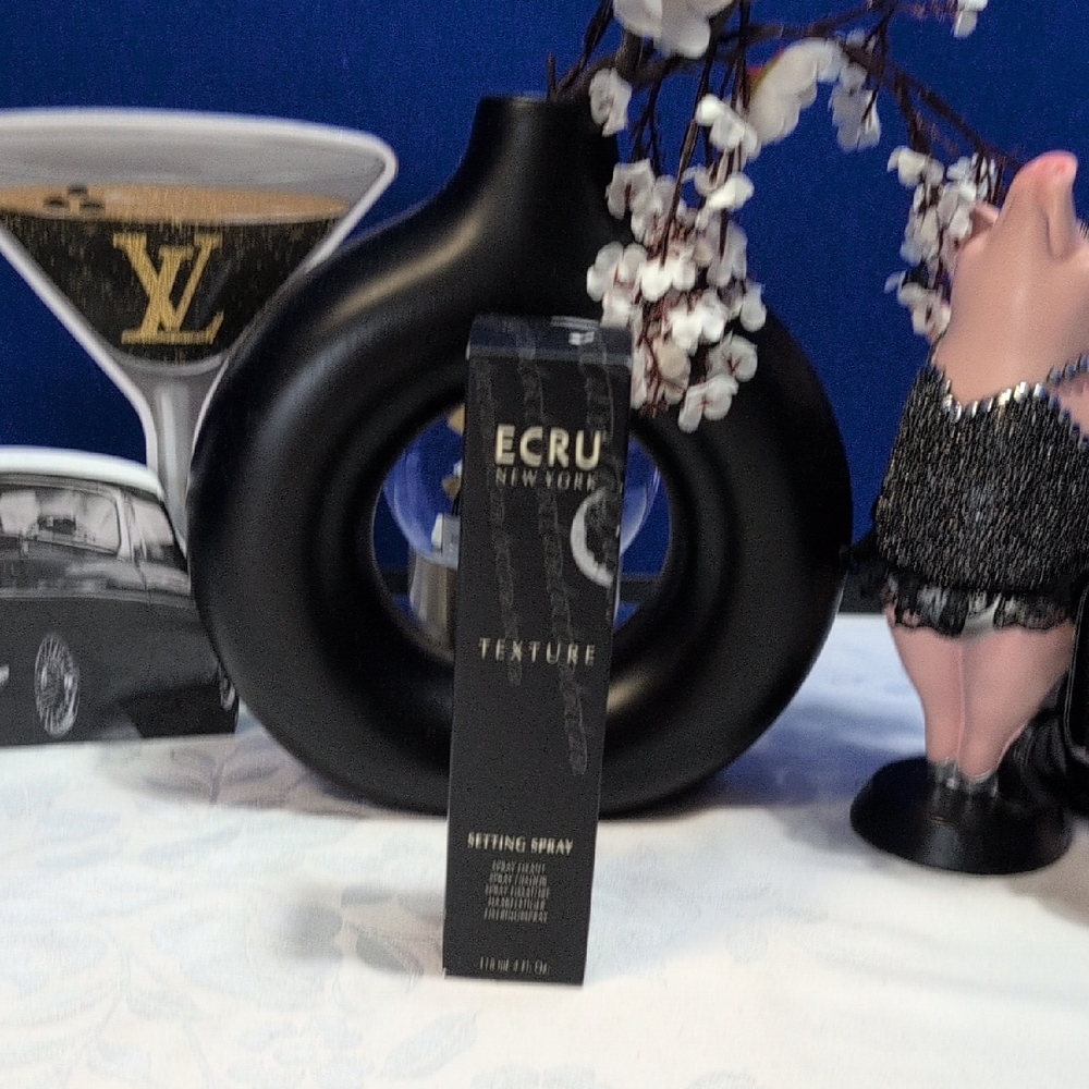 ECRU New York Texture Setting Spray